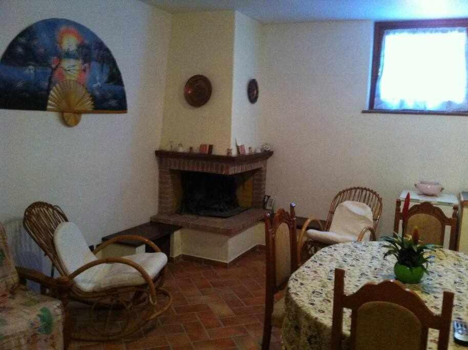 Ospitaci Appartamenti Di Campagna Le Rancole Valtopina Εξωτερικό φωτογραφία